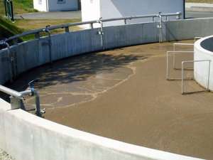 Schmutzwasser Foto: © Zauberhut - Fotolia.com Schmutzwasser in einer Kläranlage. Foto: © Zauberhut - Fotolia.com