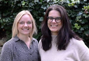 Verena Gröne (links) und Britta Thulfaut (rechts) von der Koordinierungsstelle Schulsozialarbeit der Bildungsregion Kreis Soest. Foto: Judith Wedderwille/Kreis Soest