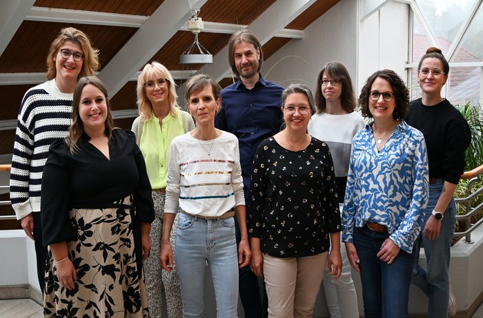 Team der schulpsychologischen Beratungsstelle (v.l.n.r.): Susanne Hegemann (Systex), Lisa Burger (Schulpsychologin), Lucina Nater-Odyniec (Schulpsychologin), Martina Scheimann (Sekretärin), Dirk Vocke (Schulpsychologe), Stephanie Hellweg (Sekretärin), Nadine Hansmeier (Schulpsychologin), Sarah Sapp (Schulpsychologin/Leitung), Inga Wemhöner (Schulpsychologin). Foto: Mathias Keller/Kreis Soest